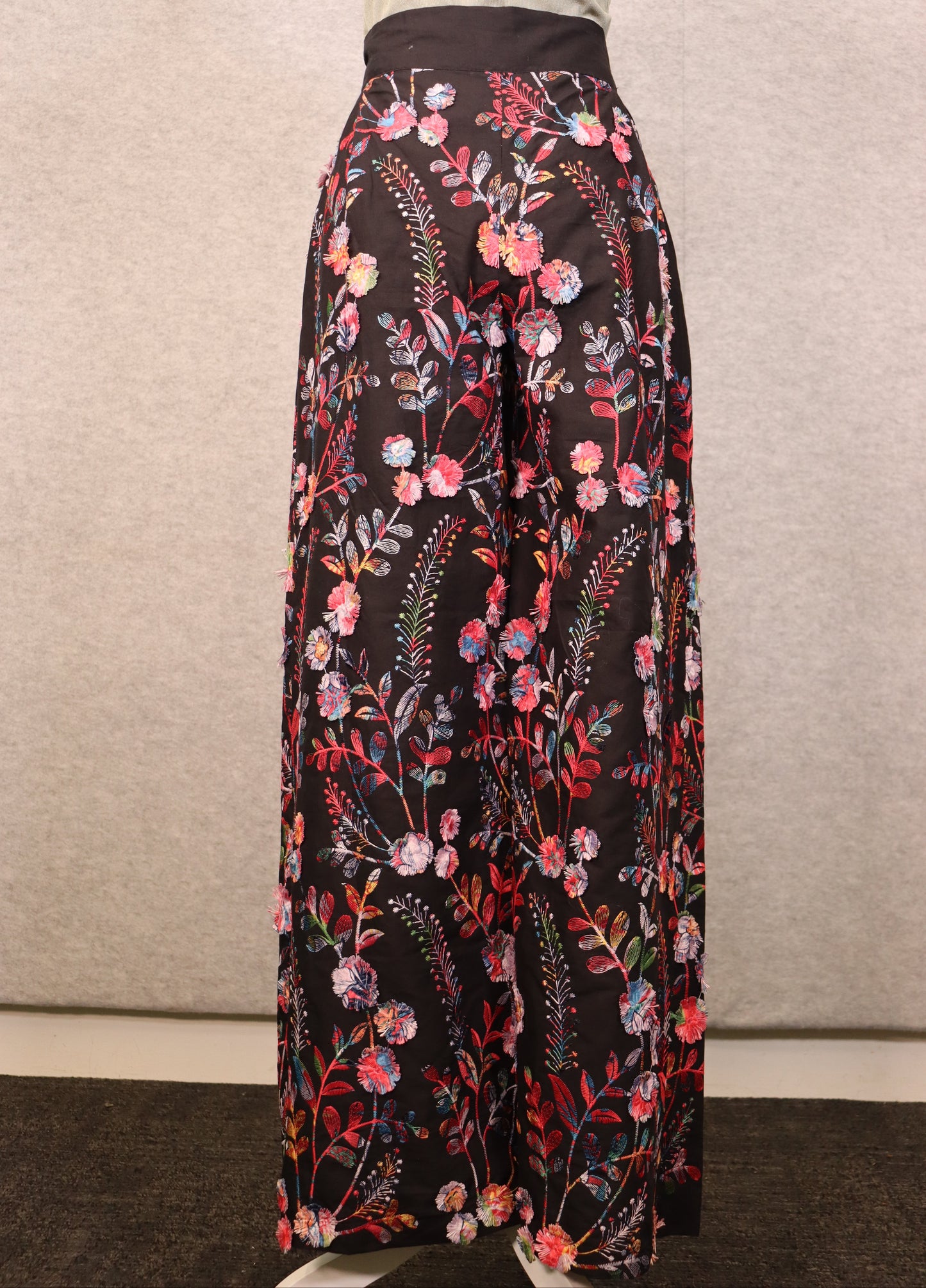 Women’s Black 3D Floral Embroidered Cotton Wide-Leg Pants